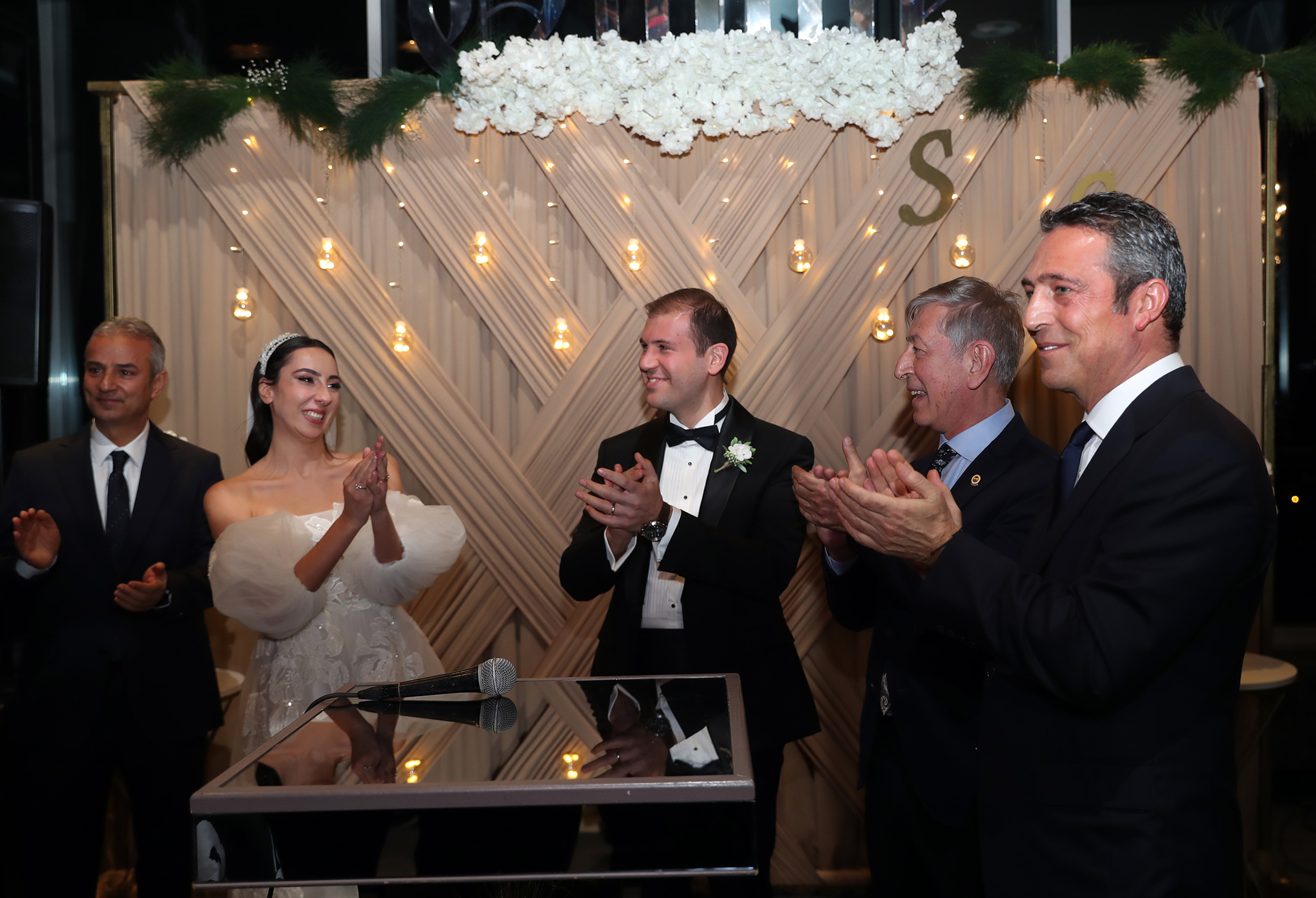 Fenerbahçe’de camia İsmail Kartal’ın kızı Sena Kartal’ın düğününde bir araya geldi