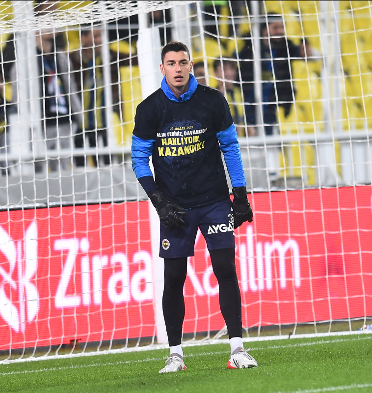 FENERBAHÇE TRANSFER HABERİ: Fenerbahçe’de Berke Özer çıkmazı!