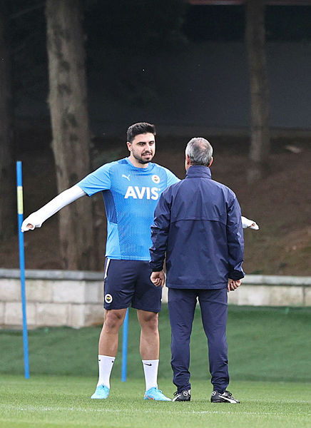 Fenerbahçe’de Ozan Tufan gelişmesi! İsmail Kartal...
