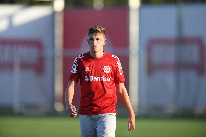 FENERBAHÇE TRANSFER HABERLERİ: Kim Min-Jae’nin yerine 2 aday! Alternatifler belli oldu