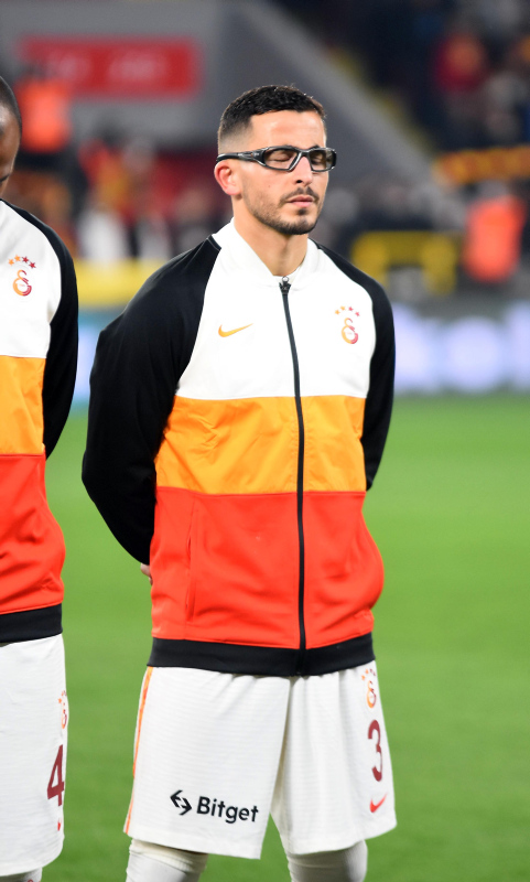 Galatasaraylı Omar Elabdellaoui’den duygusal itiraf: Çocuğuyla ilgilenir gibi...