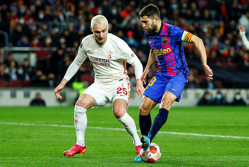 Galatasaray’da Victor Nelsson’a dev talipler! Barcelona maçında...