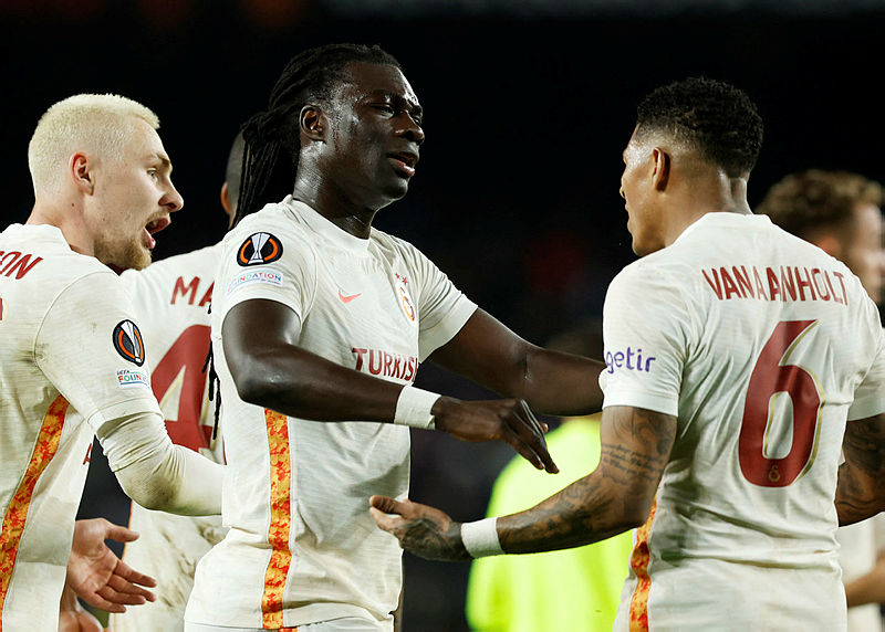 Galatasaray’da Victor Nelsson’a dev talipler! Barcelona maçında...