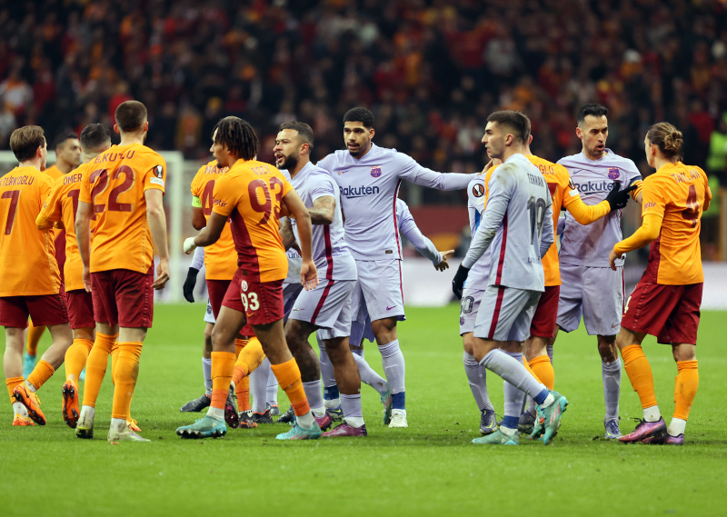 Spor yazarları Galatasaray - Barcelona maçını bu sözlerle değerlendirdi