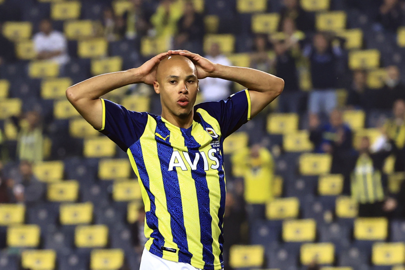 FENERBAHÇE HABERLERİ: F.Bahçe’de yaprak dökümü! 4 yolcu birden...