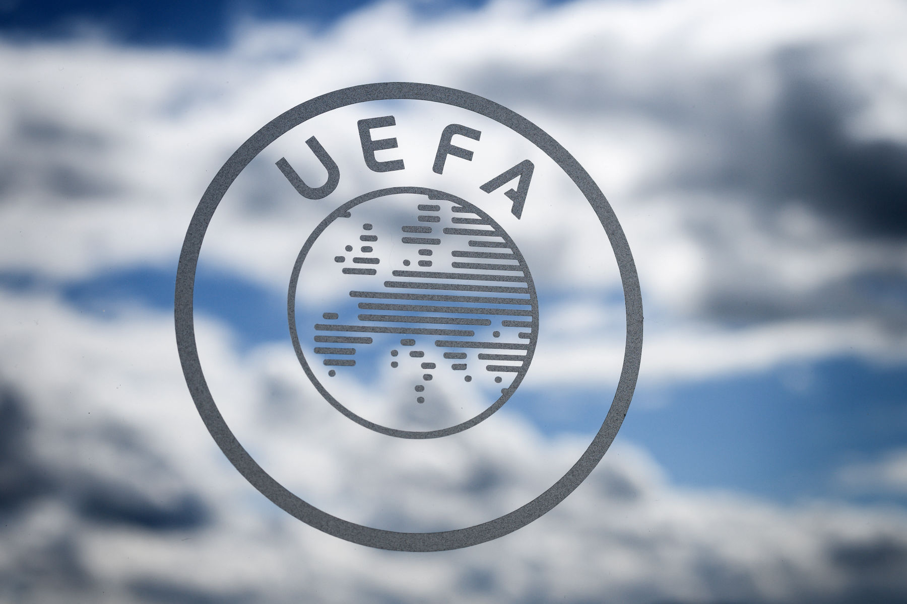 UEFA’dan tarihi karar! Futbolda yeni dönem