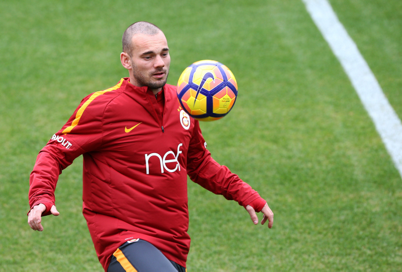 Wesley Sneijder futbola dönüyor! Yeni takımı...