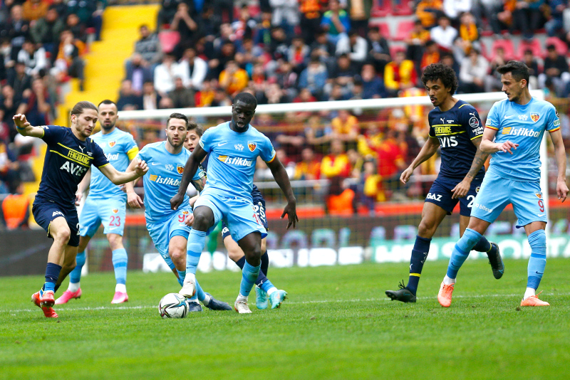 FENERBAHÇE HABERİ - Spor yazarlarından Kayserispor-Fenerbahçe maçı değerlendirmesi!