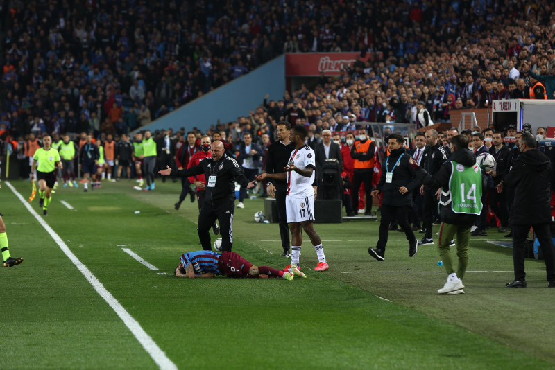 Trabzonspor Beşiktaş maçı sonrası yıldız isme sert eleştiri! Kafasından silmiş