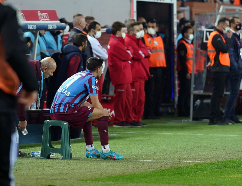 Trabzonspor Beşiktaş maçı sonrası yıldız isme sert eleştiri! Kafasından silmiş