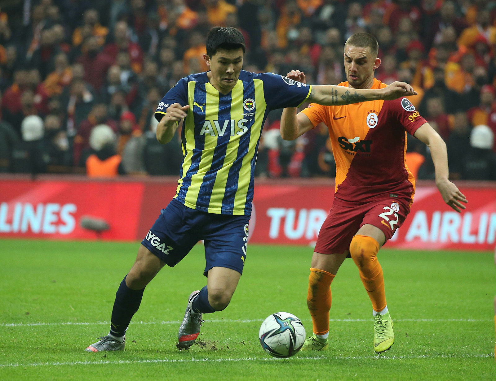 Fenerbahçe - Galatasaray rekabetinde 111 yıllık tarih!