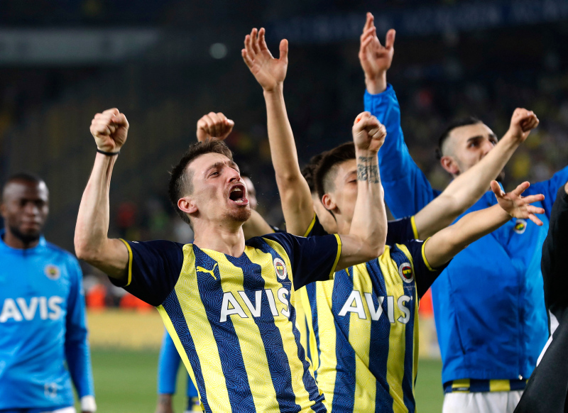 Fenerbahçe’den Galatasaray derbisi sonrası sevinç gösterisi!
