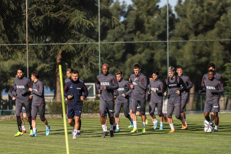 TRABZONSPOR HABERLERİ: Abdülkadir Ömür, Bakasetas ve Cornelius’a teklifler artıyor! Karar...