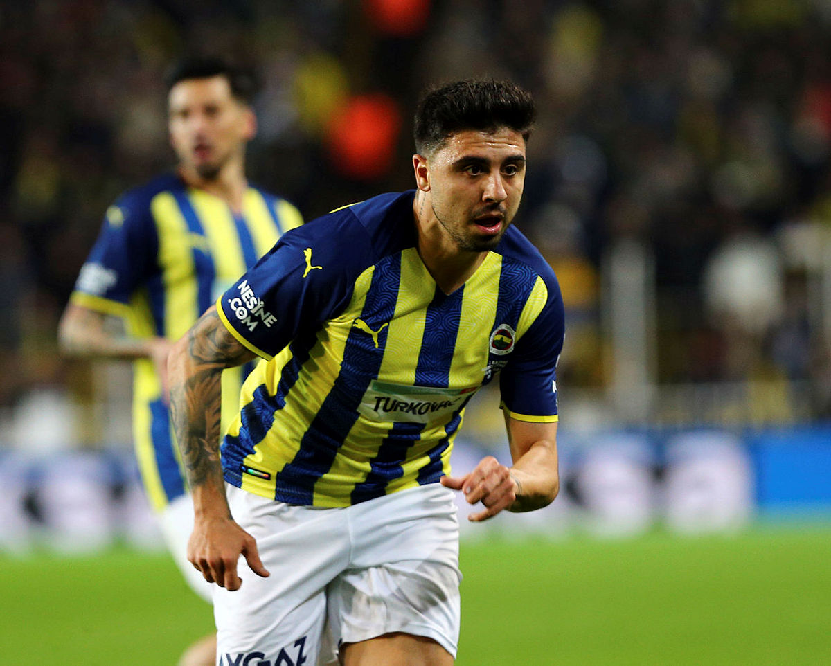 TRANSFER HABERLERİ - Fenerbahçe’den ayrılması beklenen Ozan Tufan adım adım Beşiktaş’a geliyor!