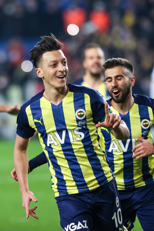 Fenerbahçe’de Mesut Özil transferinde beklenmedik gelişme! İşte yeni adresi