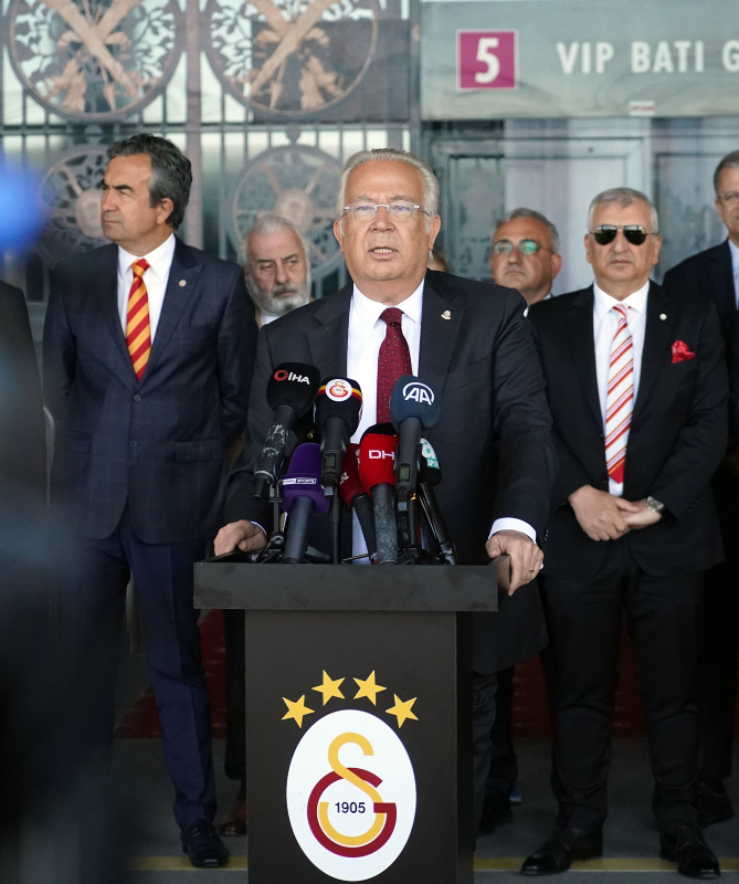 Eşref Hamamcıoğlu Galatasaray başkanlığına resmen aday oldu! İşte listesi