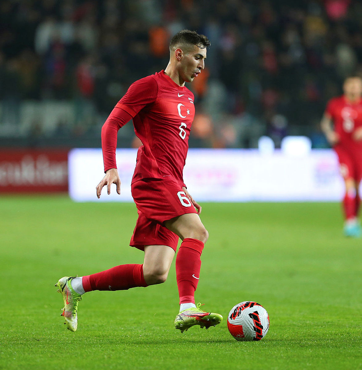 TRANSFER HABERİ: Trabzonspor milli yıldızı istiyor! Resmi teklif...