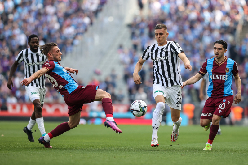 BEŞİKTAŞ HABERLERİ - Beşiktaş Rıdvan Yılmaz’ın yerine gelecek isim belli oldu!