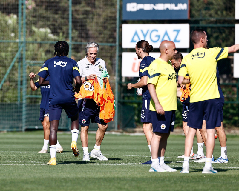 FENERBAHÇE HABERİ - Kanarya’dan stoper takviyesi! Bonservisi...