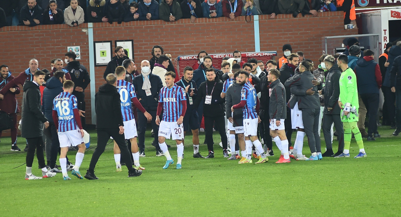 TRANSFER HABERİ: Trabzonspor’un Kaan Ayhan ısrarı! Yeni teklif yapıldı