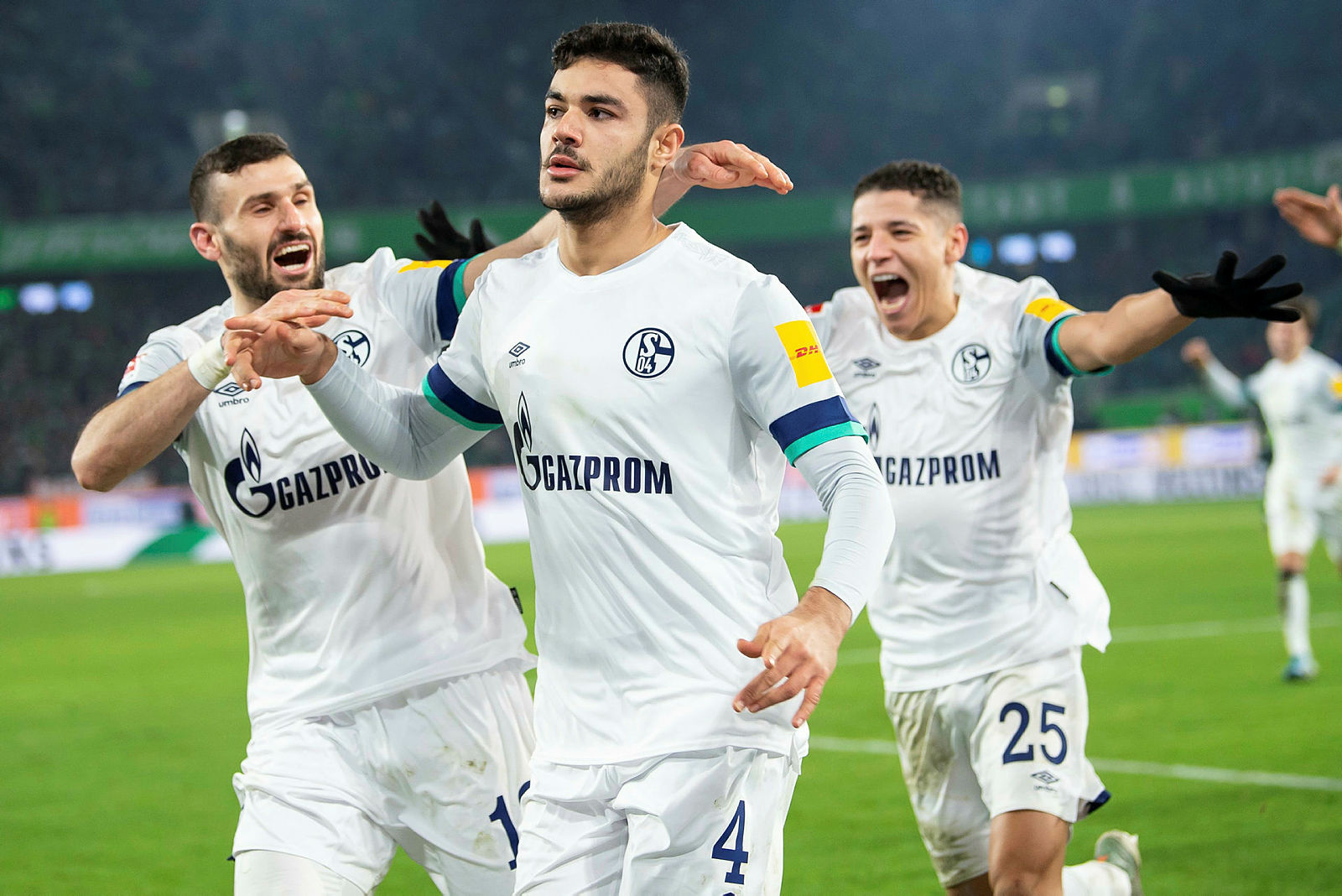 GALATASARAY HABERLERİ: Flaş transfer hamlesi! Ozan Kabak yuvaya dönüyor