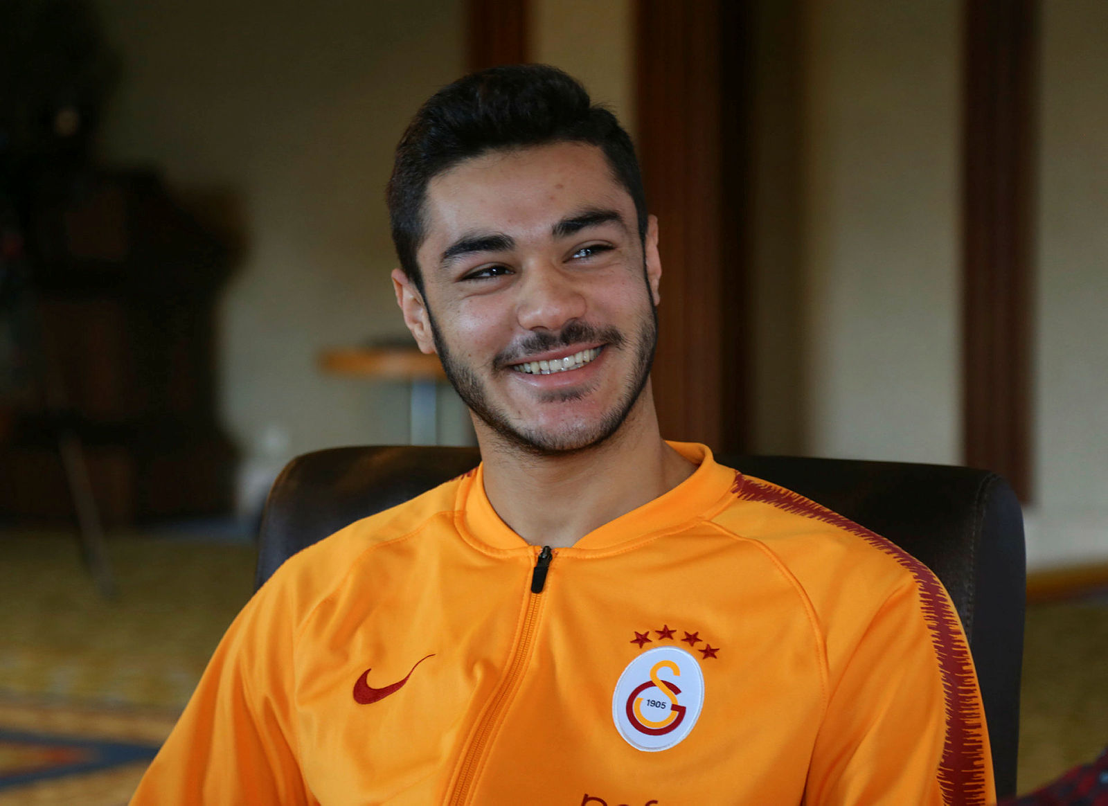 GALATASARAY HABERLERİ: Flaş transfer hamlesi! Ozan Kabak yuvaya dönüyor