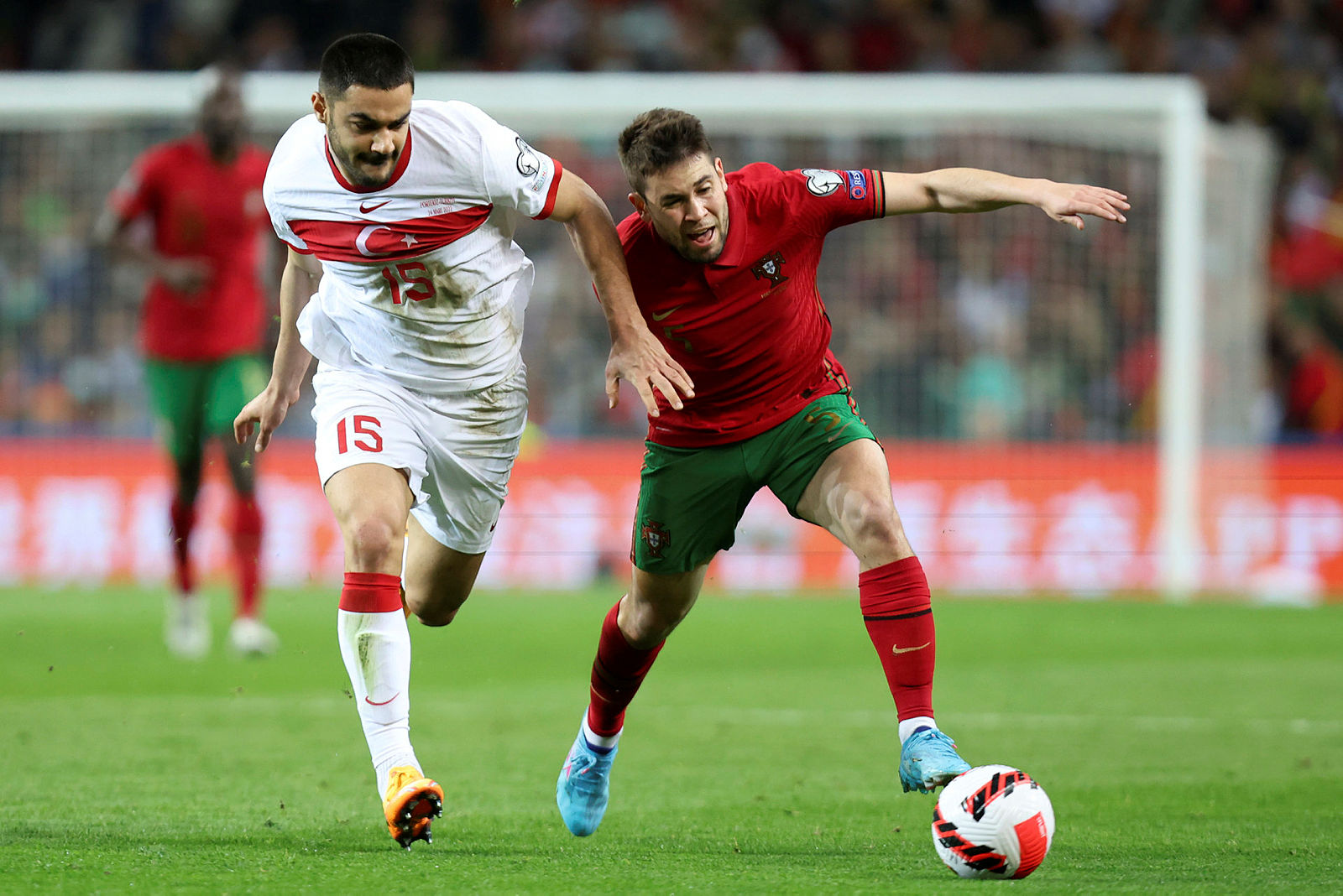 GALATASARAY HABERLERİ: Flaş transfer hamlesi! Ozan Kabak yuvaya dönüyor