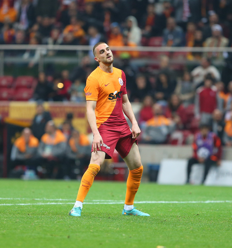 GALATASARAY HABERLERİ: Berkan Kutlu’dan beklenmedik hareket! Galatasaray’ı sildi