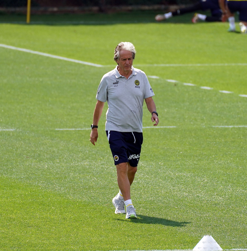 Fenerbahçe’de Emir Ortakaya’nın sözleşmesi 5 yıl uzatıldı ve Göztepe’ye kiralandı