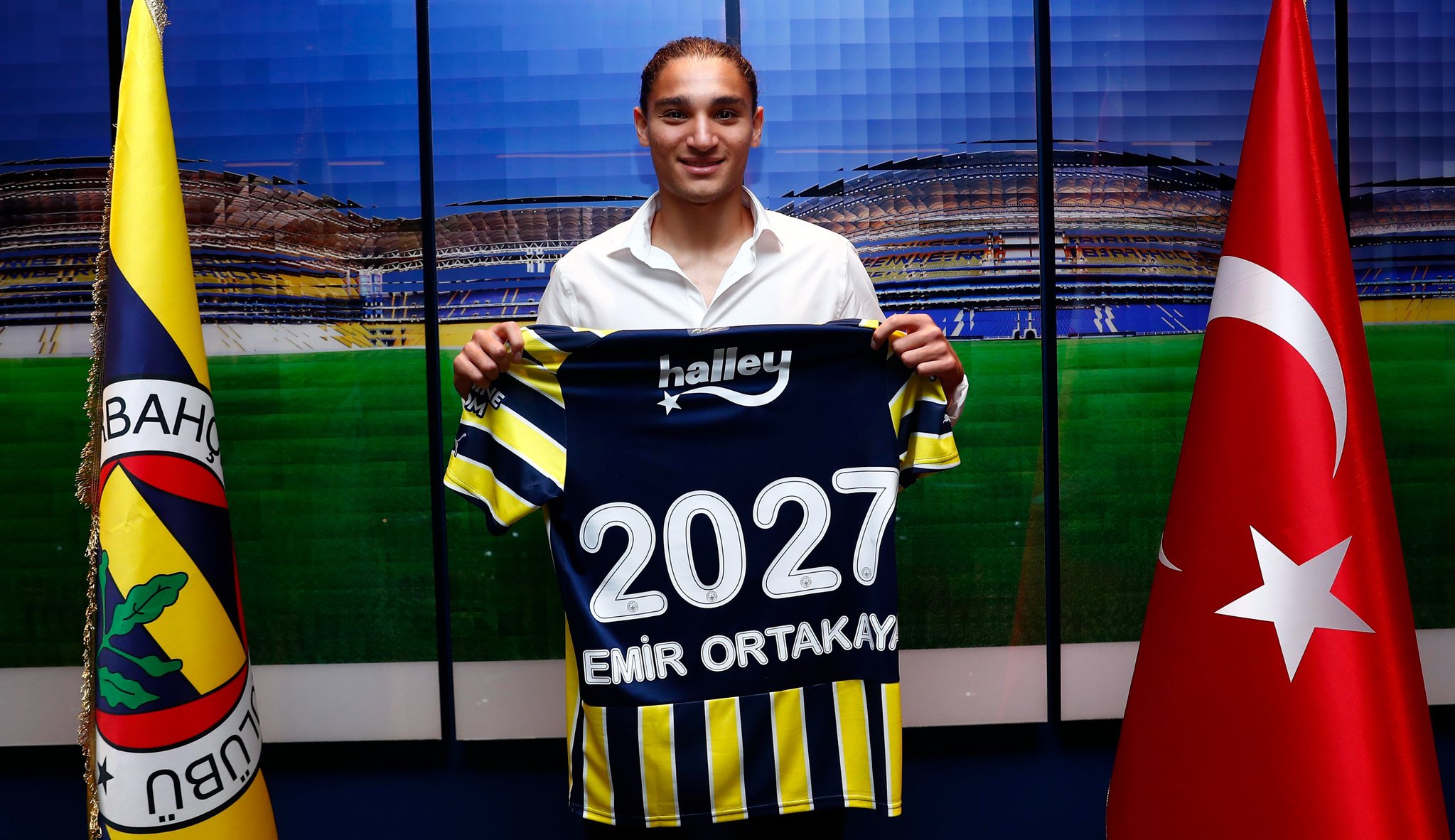 Fenerbahçe’de Emir Ortakaya’nın sözleşmesi 5 yıl uzatıldı ve Göztepe’ye kiralandı
