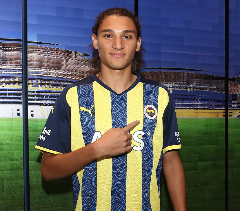 Fenerbahçe’de Emir Ortakaya’nın sözleşmesi 5 yıl uzatıldı ve Göztepe’ye kiralandı