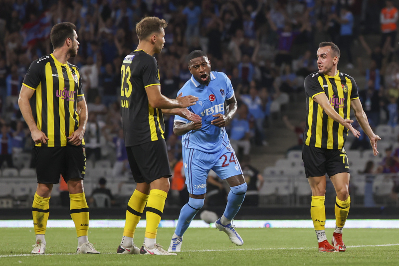İstanbulspor Trabzonspor maçı sonrası o isme büyük övgü! Çalışkanlığıyla öne çıktı