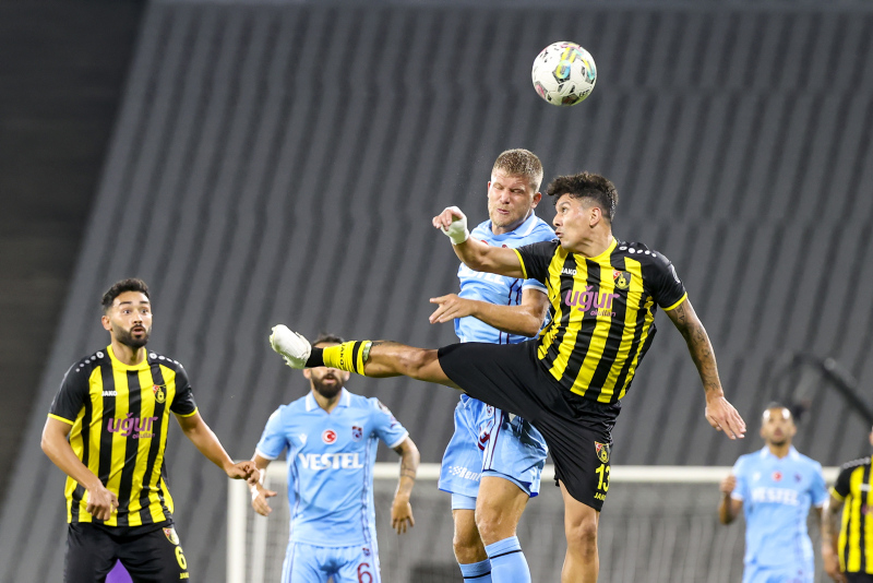 İstanbulspor Trabzonspor maçı sonrası o isme büyük övgü! Çalışkanlığıyla öne çıktı