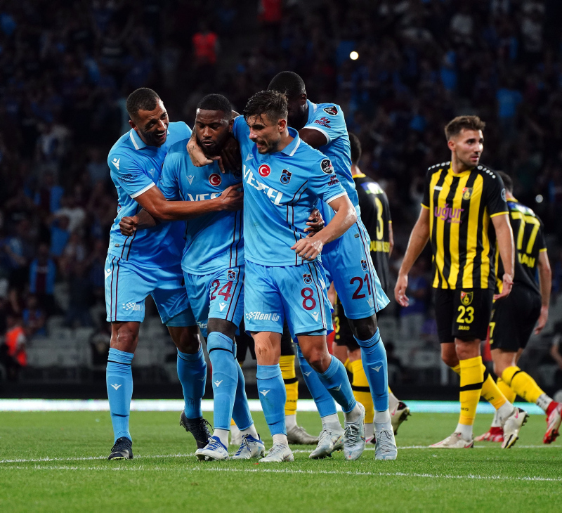 İstanbulspor Trabzonspor maçı sonrası o isme büyük övgü! Çalışkanlığıyla öne çıktı