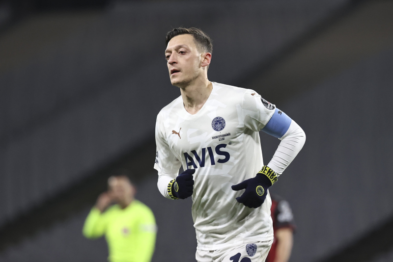 TRANSFER HABERLERİ - Başakşehir’in yıldızı Mesut Özil için ilginç iddia! Yeni takımı...