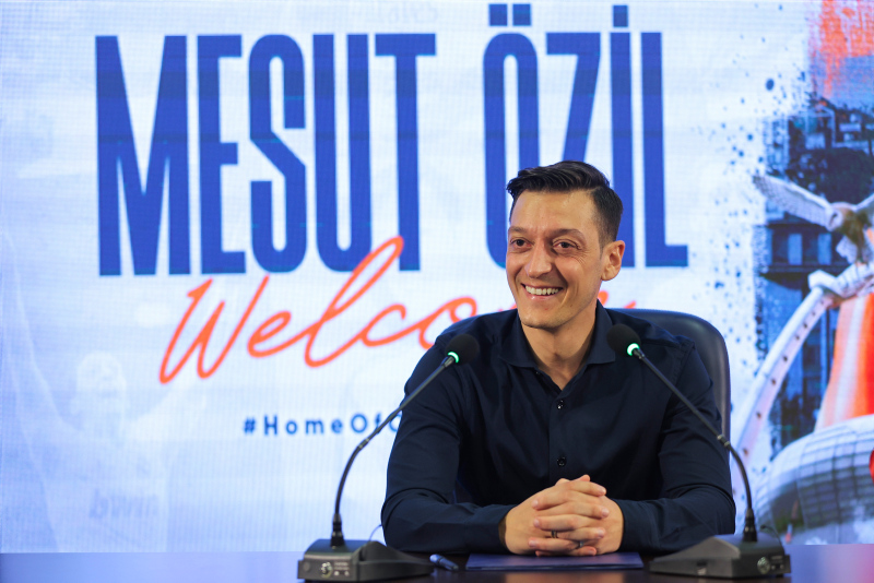 TRANSFER HABERLERİ - Başakşehir’in yıldızı Mesut Özil için ilginç iddia! Yeni takımı...