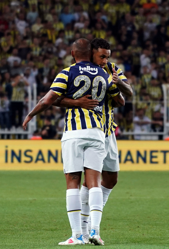 FENERBAHÇE HABERİ: Portekiz basınından Jorge Jesus’a övgü dolu sözler!