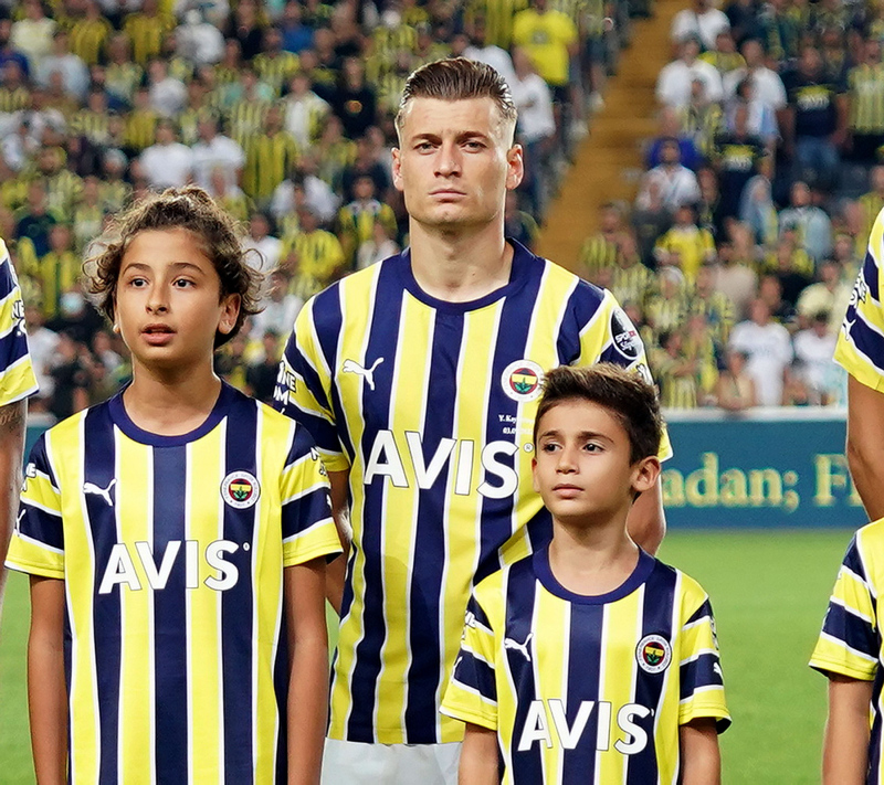 FENERBAHÇE TRANSFER HABERLERİ: Taraftarların yeni gözdesi Ezgjan Alioski! Kiralık gelmişti ama...