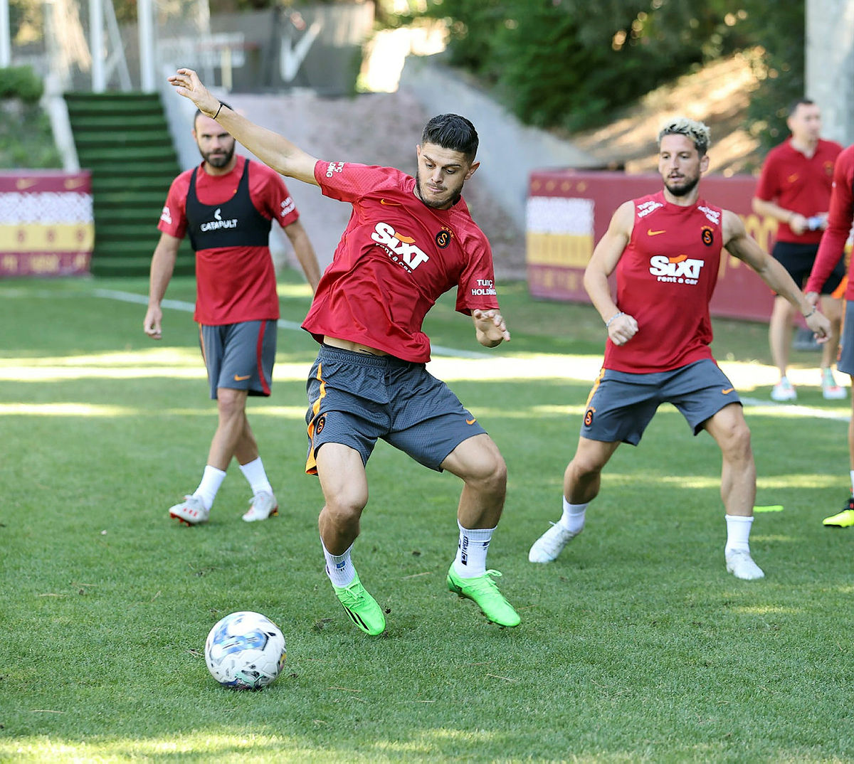 GALATASARAY HABERLERİ | Bambaşka Cimbom! 18 ayrılık, 13 yeni imza...
