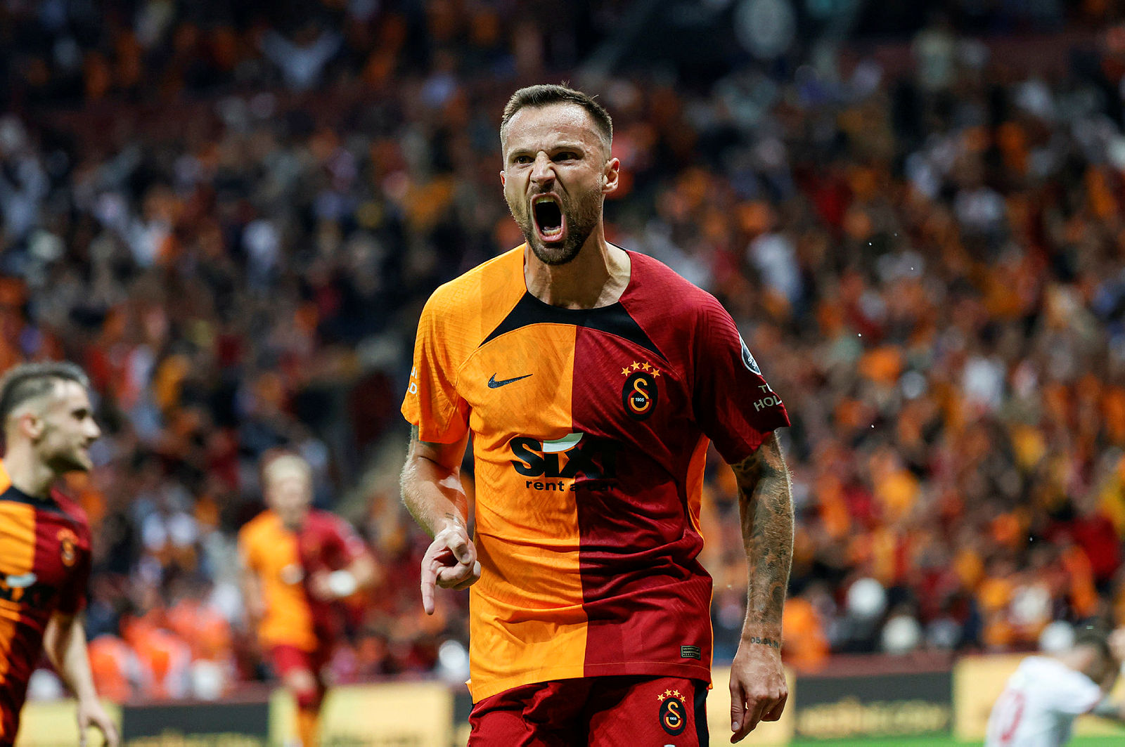 GALATASARAY HABERLERİ | Bambaşka Cimbom! 18 ayrılık, 13 yeni imza...