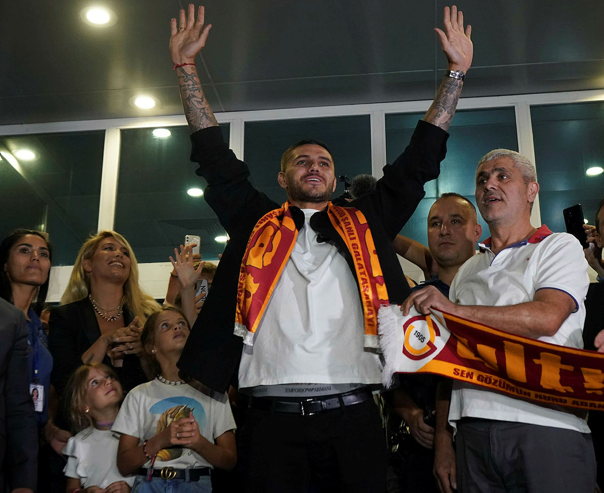 GALATASARAY HABERLERİ | Bambaşka Cimbom! 18 ayrılık, 13 yeni imza...