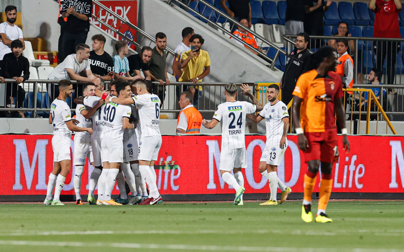 Zeki Uzundurukan’dan Galatasaray’a övgü dolu sözler: Yavaş yavaş ritmini buluyor!
