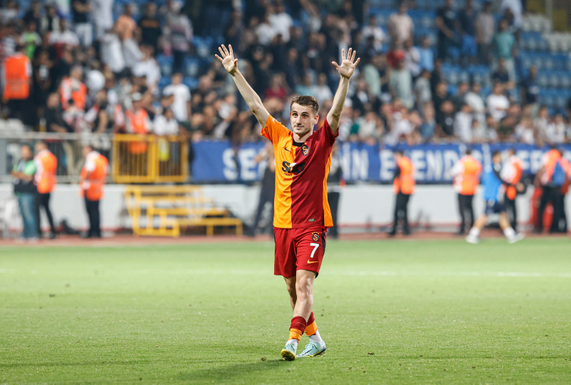 Zeki Uzundurukan’dan Galatasaray’a övgü dolu sözler: Yavaş yavaş ritmini buluyor!