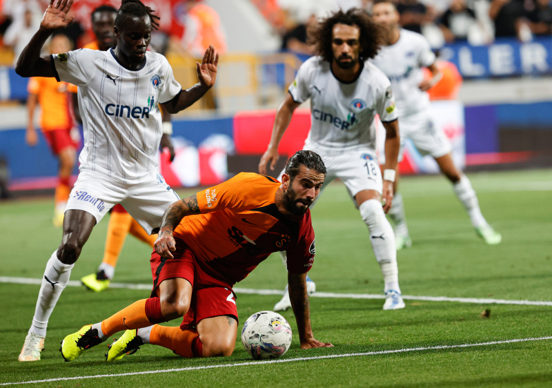 Zeki Uzundurukan’dan Galatasaray’a övgü dolu sözler: Yavaş yavaş ritmini buluyor!