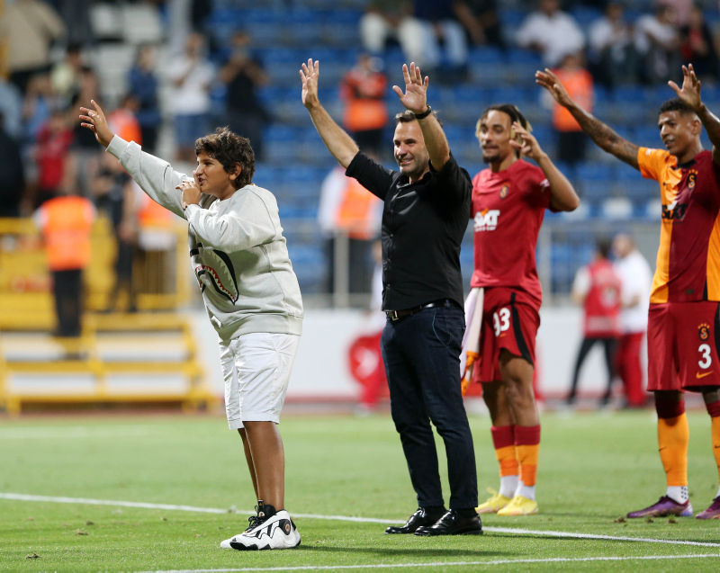 Zeki Uzundurukan’dan Galatasaray’a övgü dolu sözler: Yavaş yavaş ritmini buluyor!
