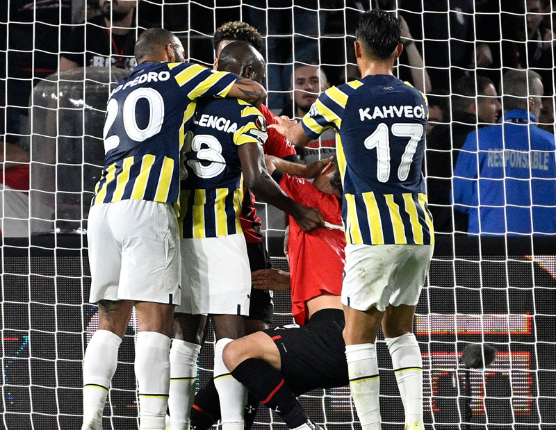Spor yazarları Rennes-Fenerbahçe maçını yorumladı!