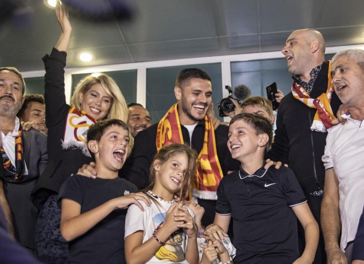 GALATASARAY HABERLERİ: Mauro Icardi ve Wanda Nara ayrılıyor mu? Zaira Nara açıkladı!