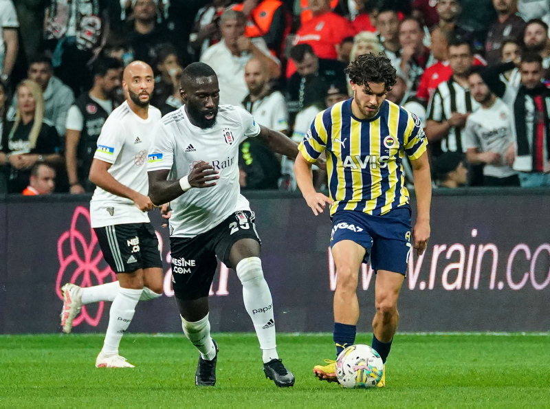 Spor yazarlarından flaş Beşiktaş - Fenerbahçe derbisi yorumları! Ne izledik?