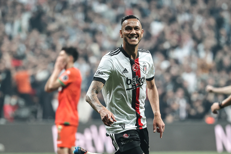 TRANSFER HABERİ: Beşiktaş’ta Josef de Souza’ya sürpriz talip!