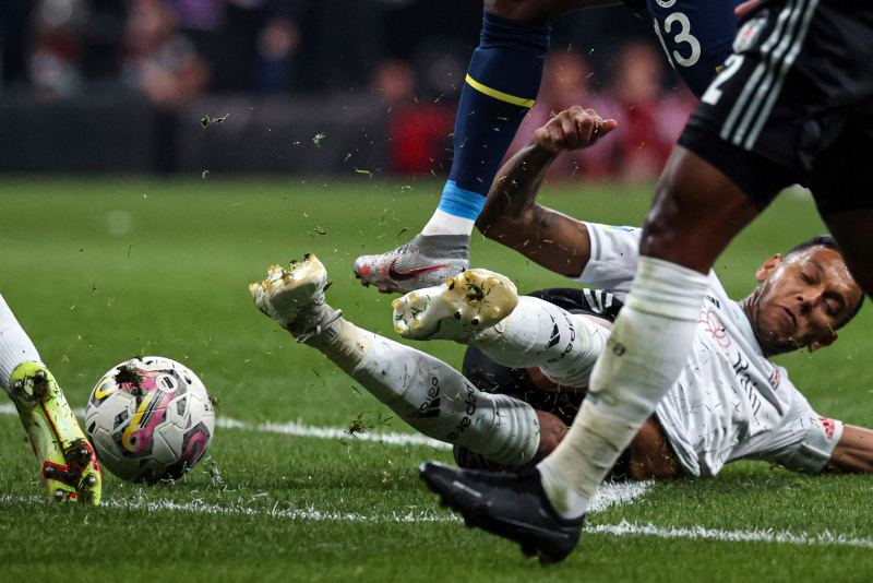 TRANSFER HABERİ: Beşiktaş’ta Josef de Souza’ya sürpriz talip!